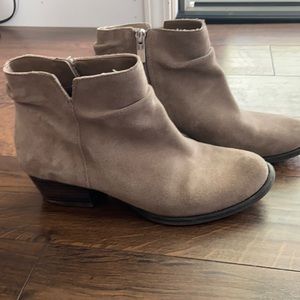 Jessica Simpson Tan Suede Ankle Booties